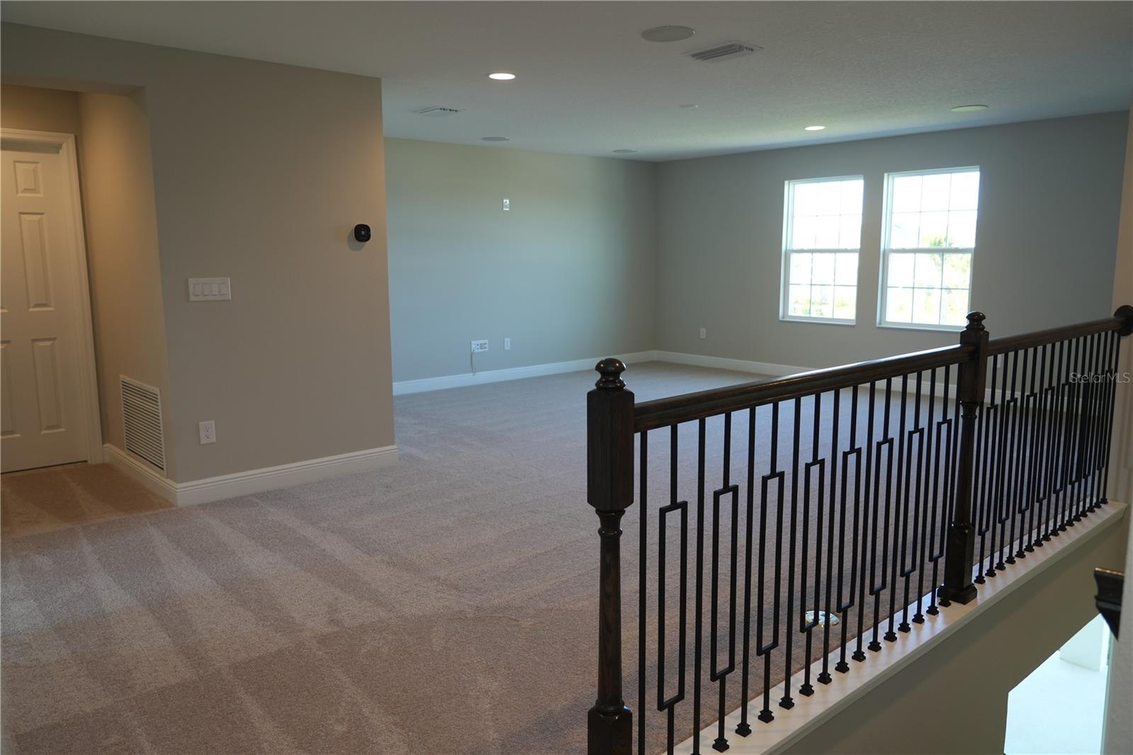 5450 Wayfarer Ave Property Photo 8