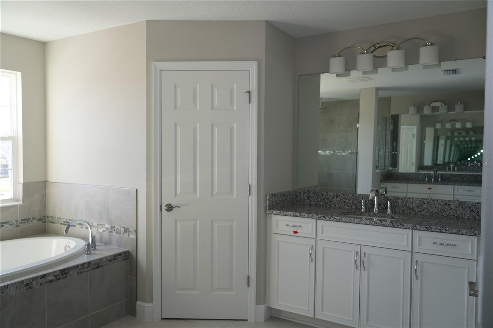 5450 Wayfarer Ave Property Photo 11