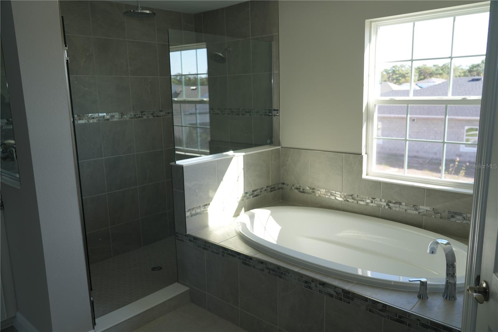 5450 Wayfarer Ave Property Photo 12