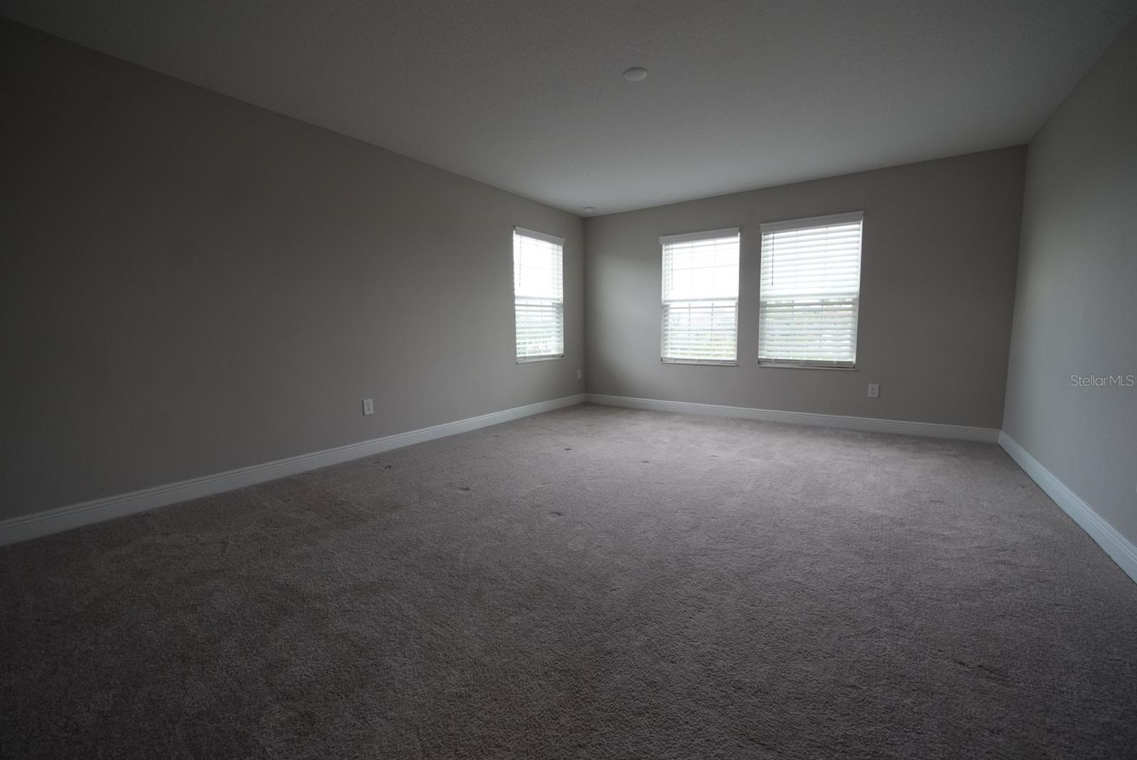 5450 Wayfarer Ave Property Photo 17