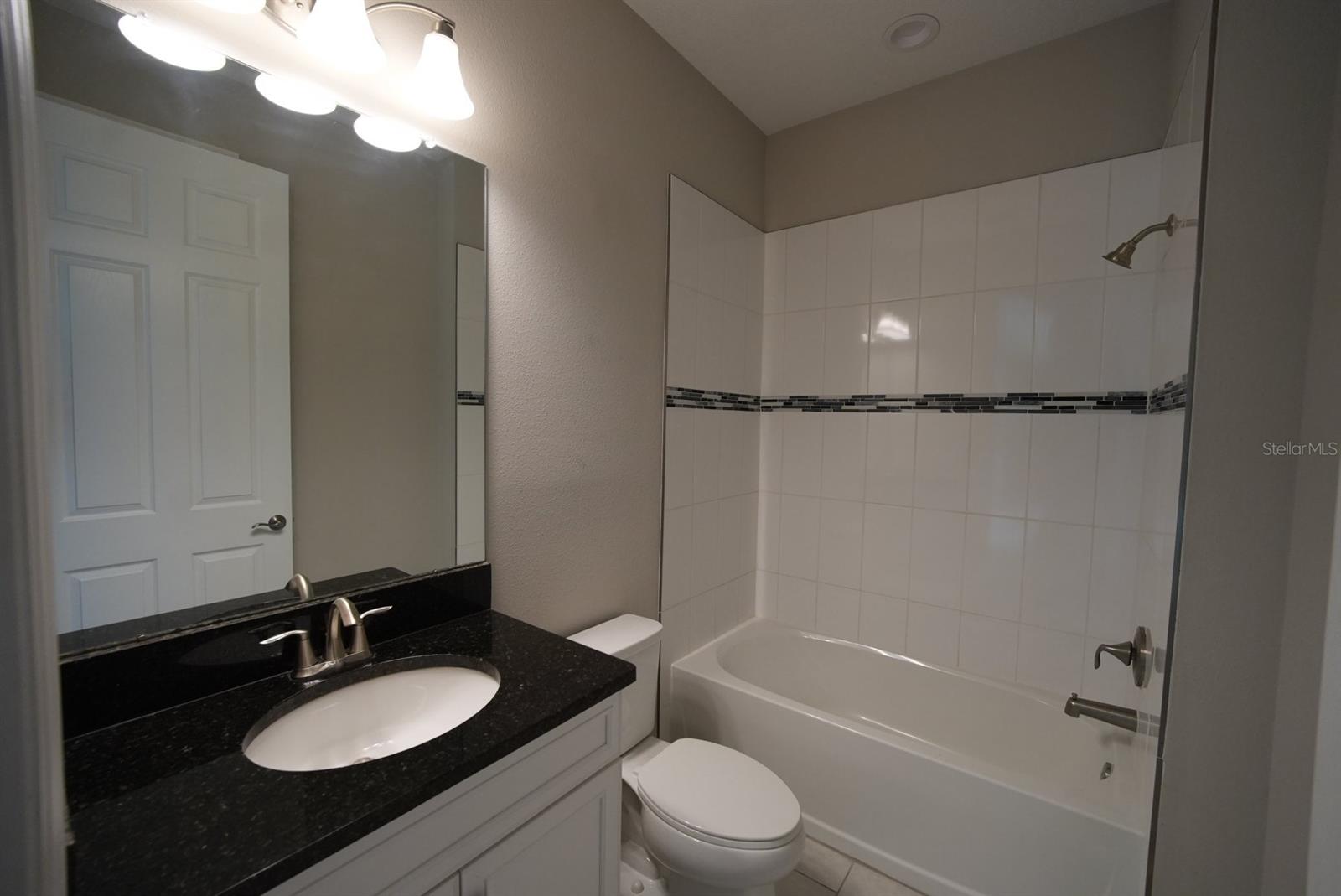 5450 Wayfarer Ave Property Photo 20