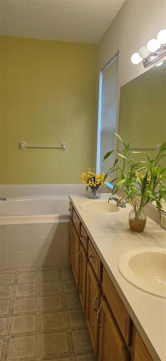3233 Downan Point Dr Property Photo 15