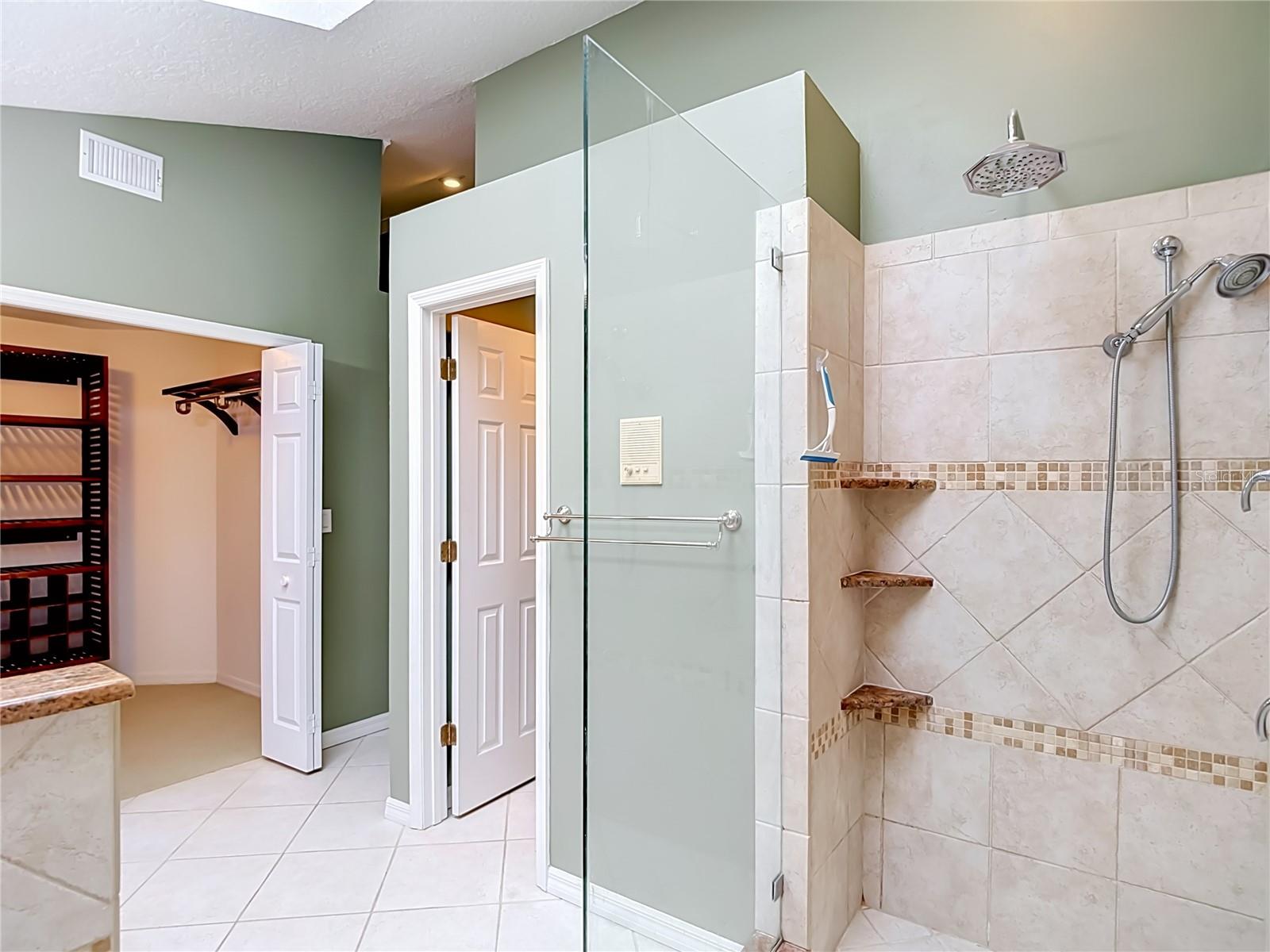 15886 Sanctuary Dr Property Photo 40