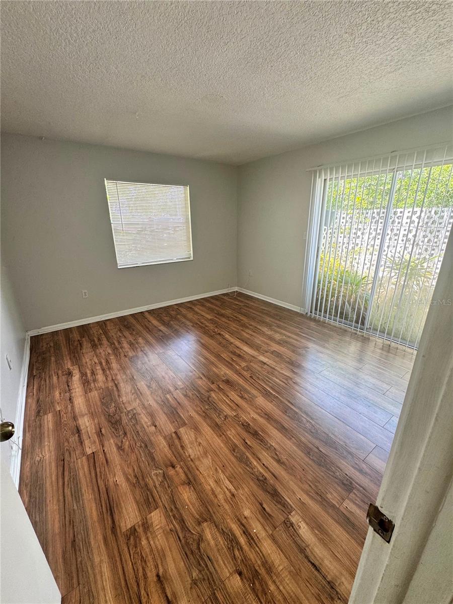 2896 Meadow Lake Ave Property Photo 4