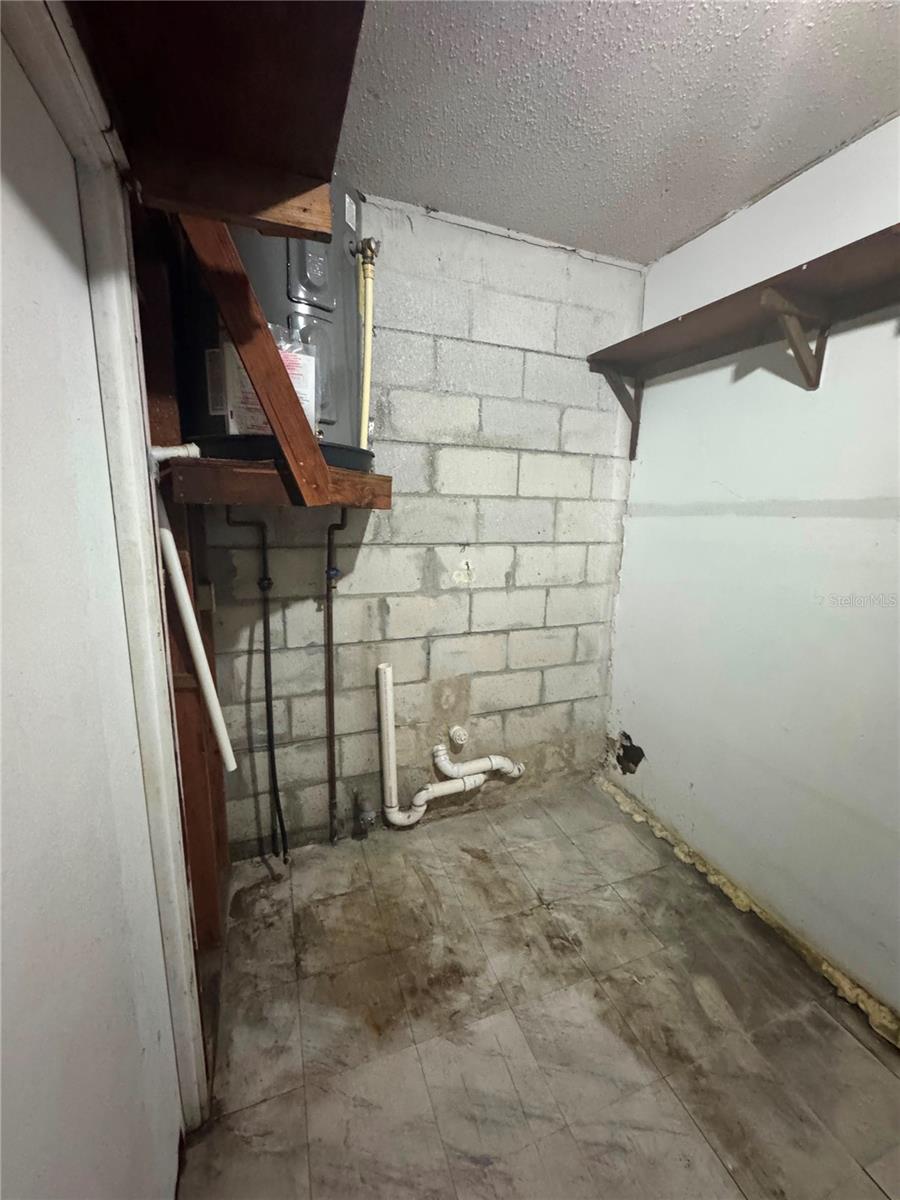 2896 Meadow Lake Ave Property Photo 17
