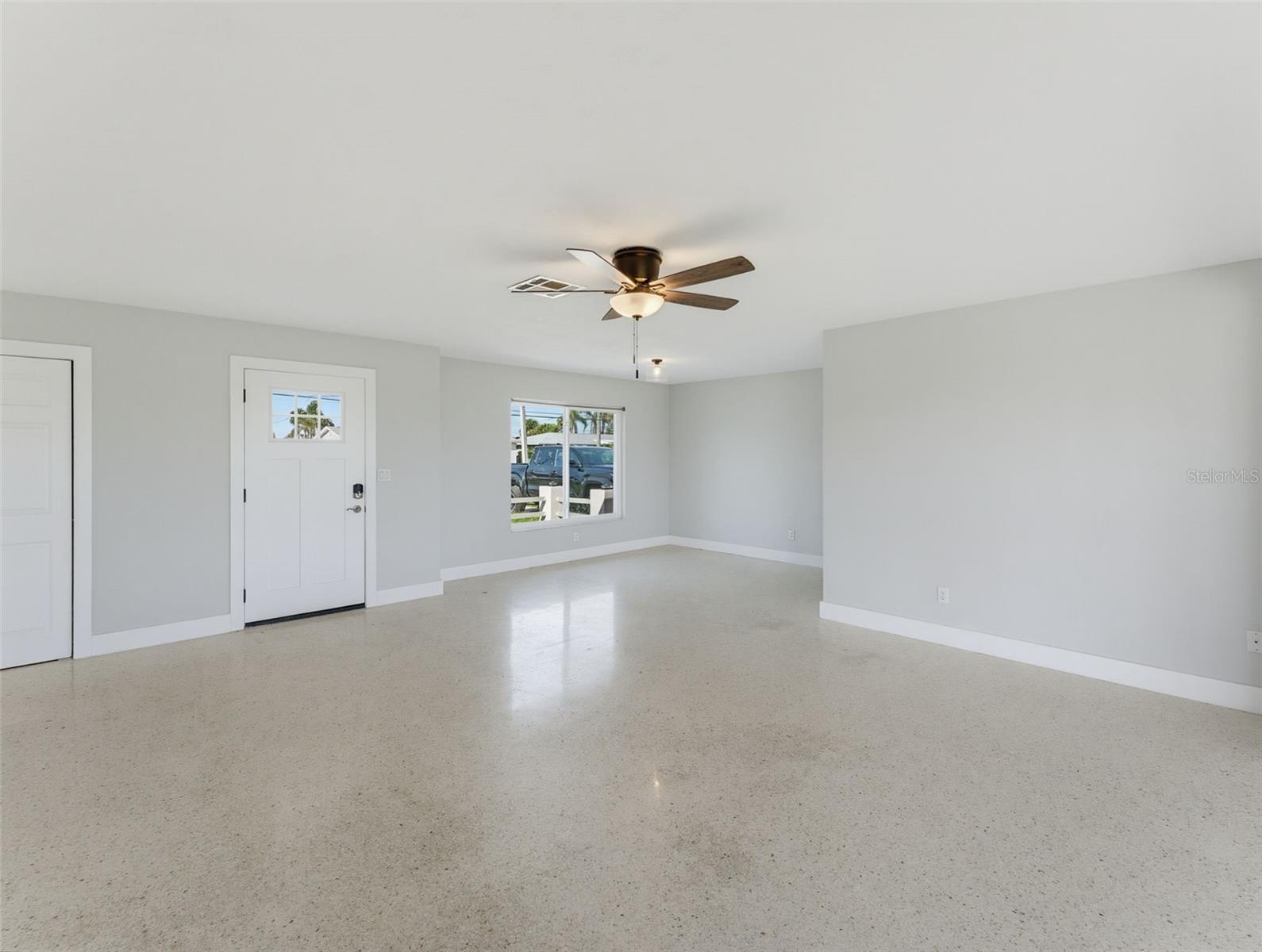 4044 Headsail Dr Property Photo 3