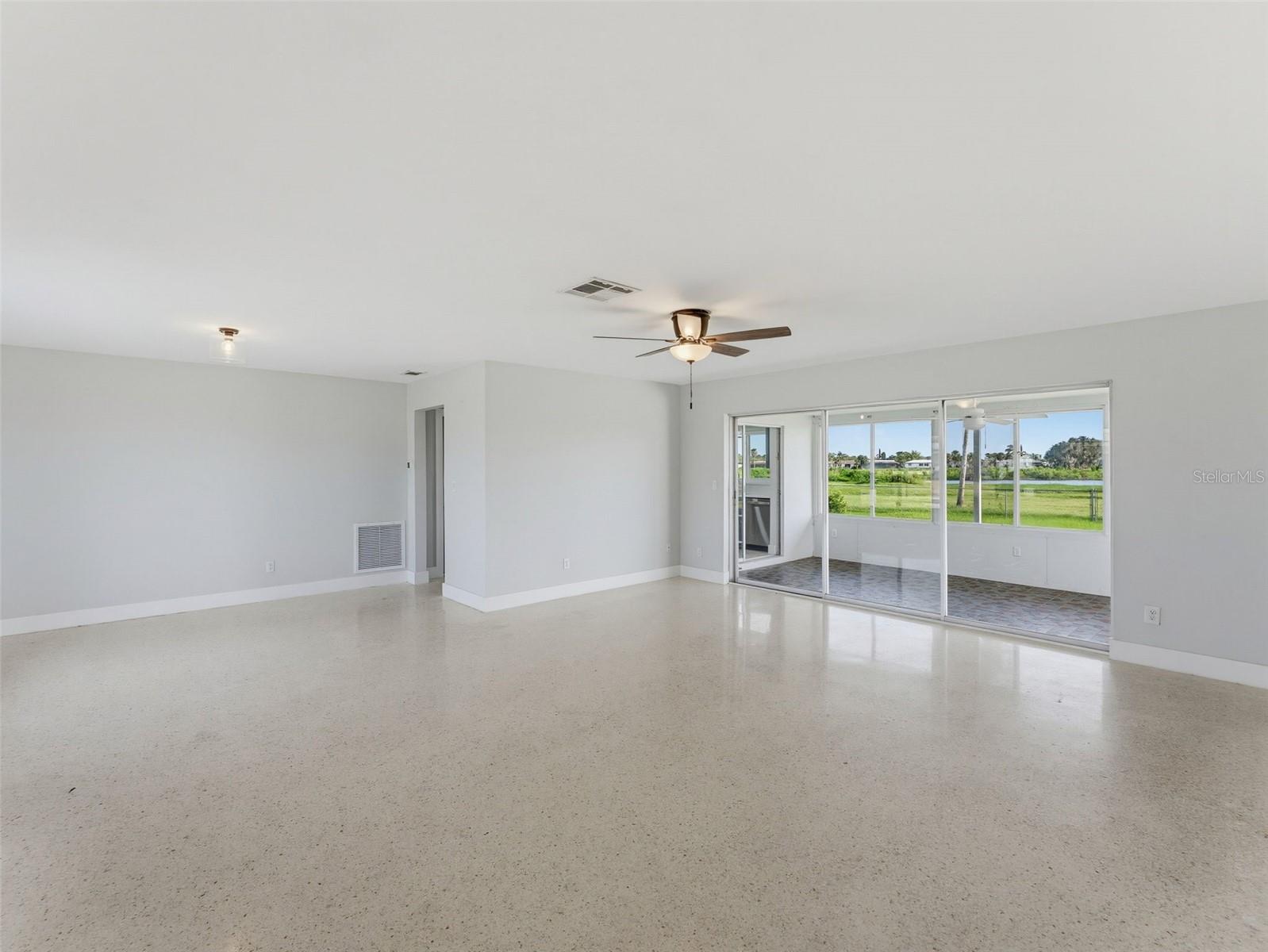 4044 Headsail Dr Property Photo 4