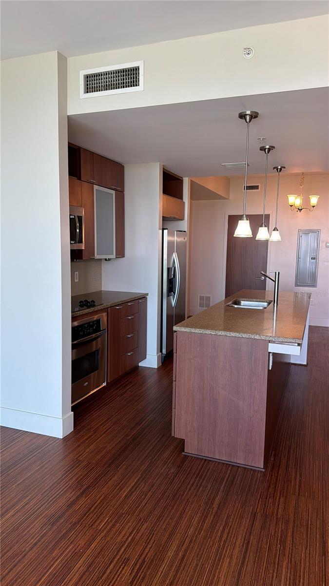 912 Channelside Dr #2505 Property Photo 3
