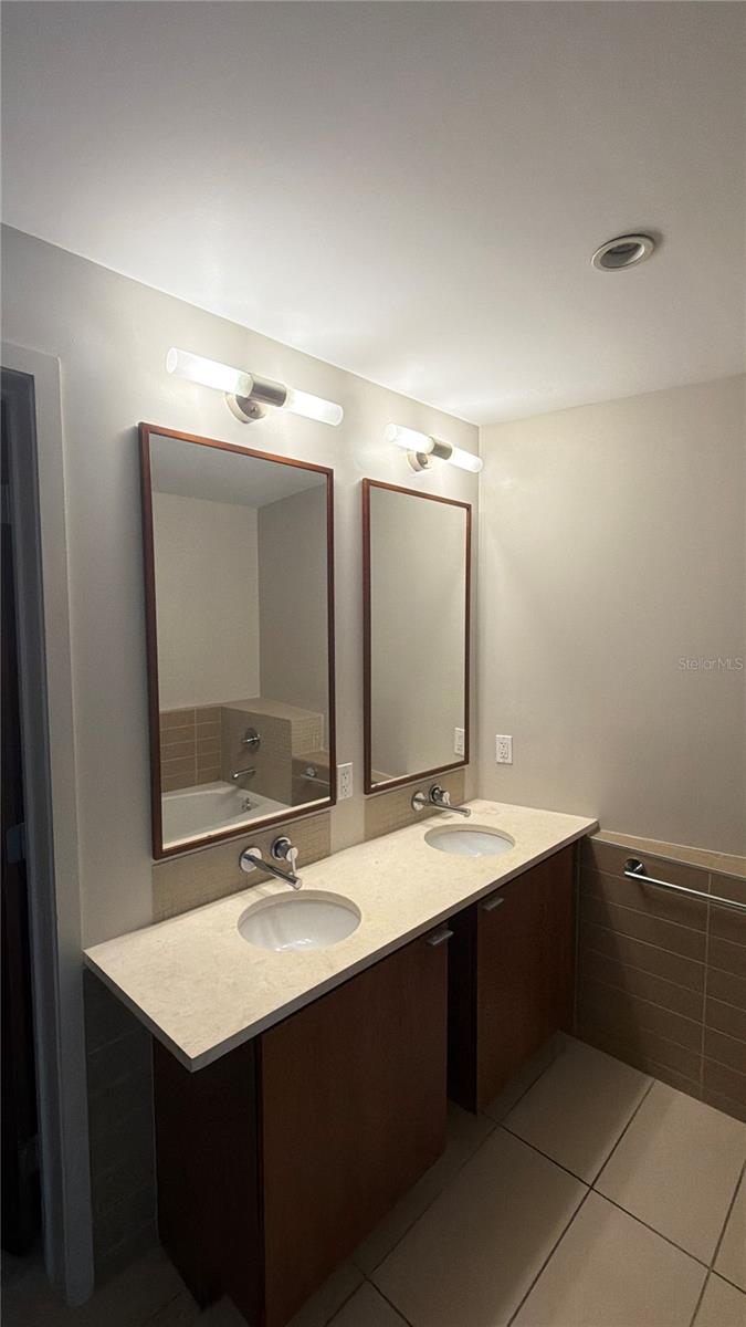 912 Channelside Dr #2505 Property Photo 5