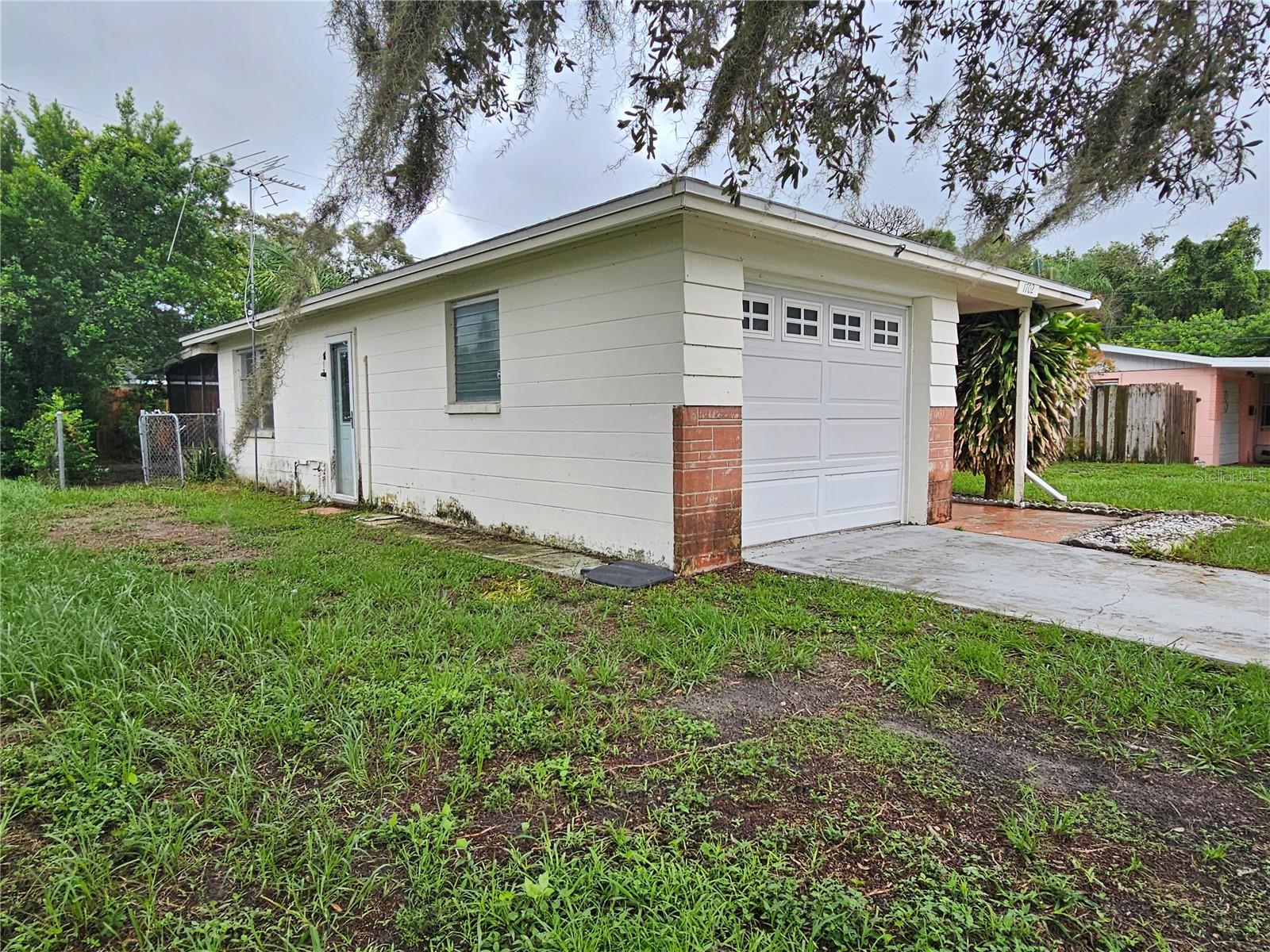 1702 AQUA LN Property Photo 1