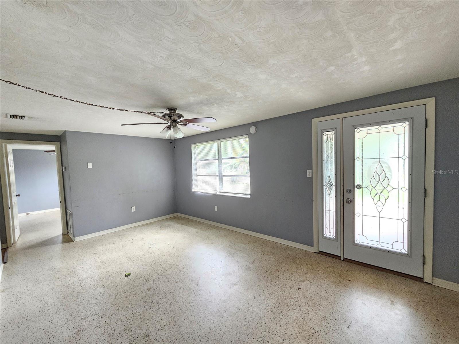 1702 Aqua Ln Property Photo 6