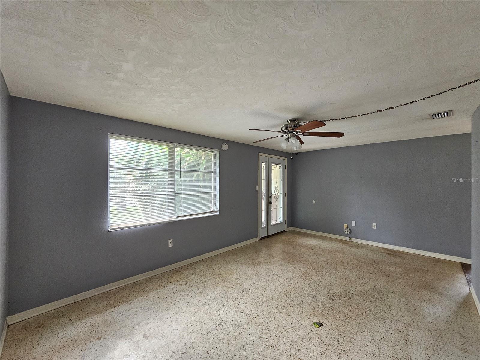 1702 Aqua Ln Property Photo 7