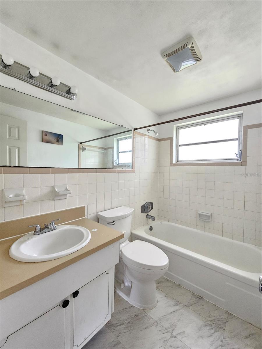1702 Aqua Ln Property Photo 12