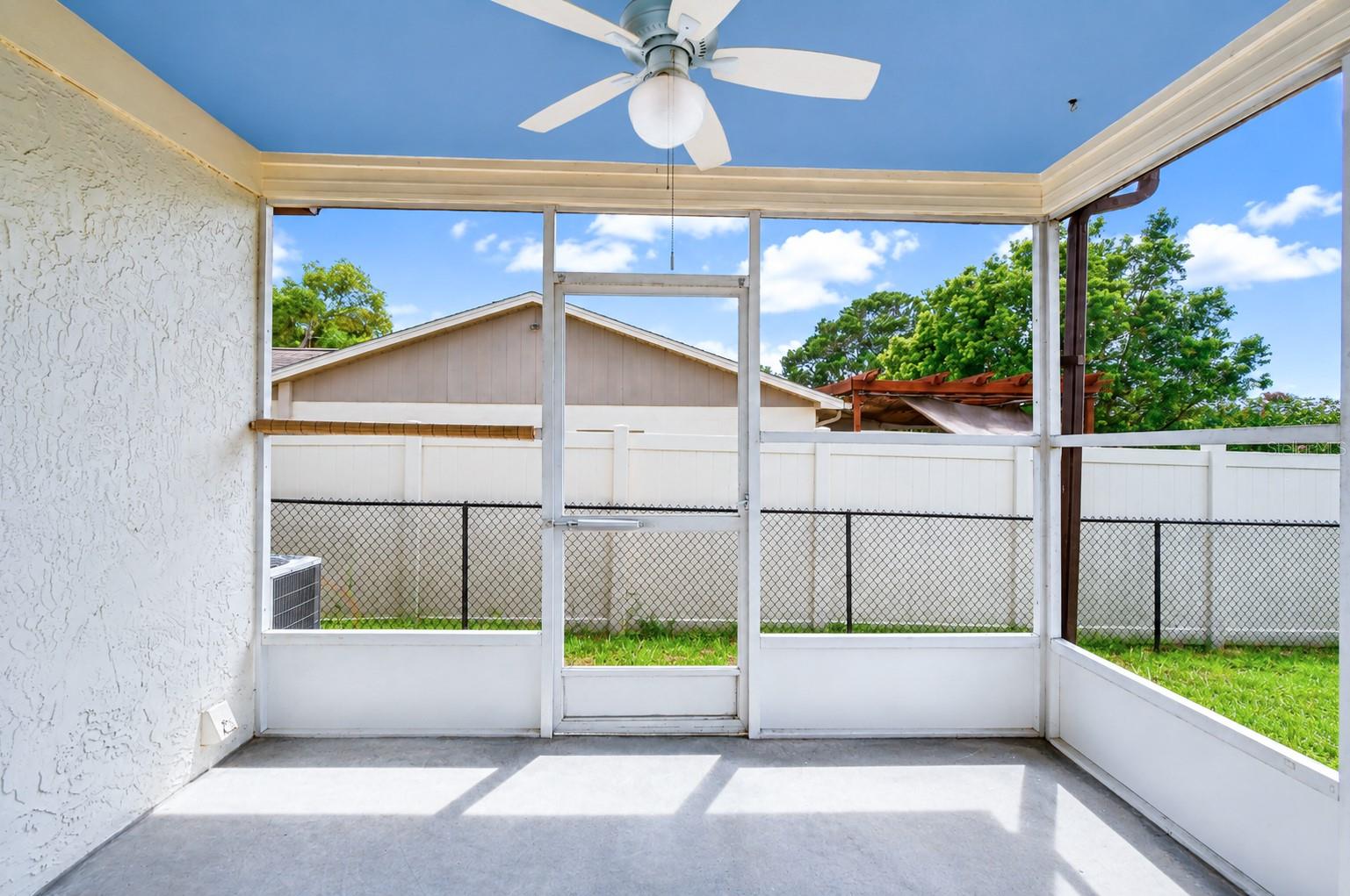 8811 Martinique Ln Property Photo 6