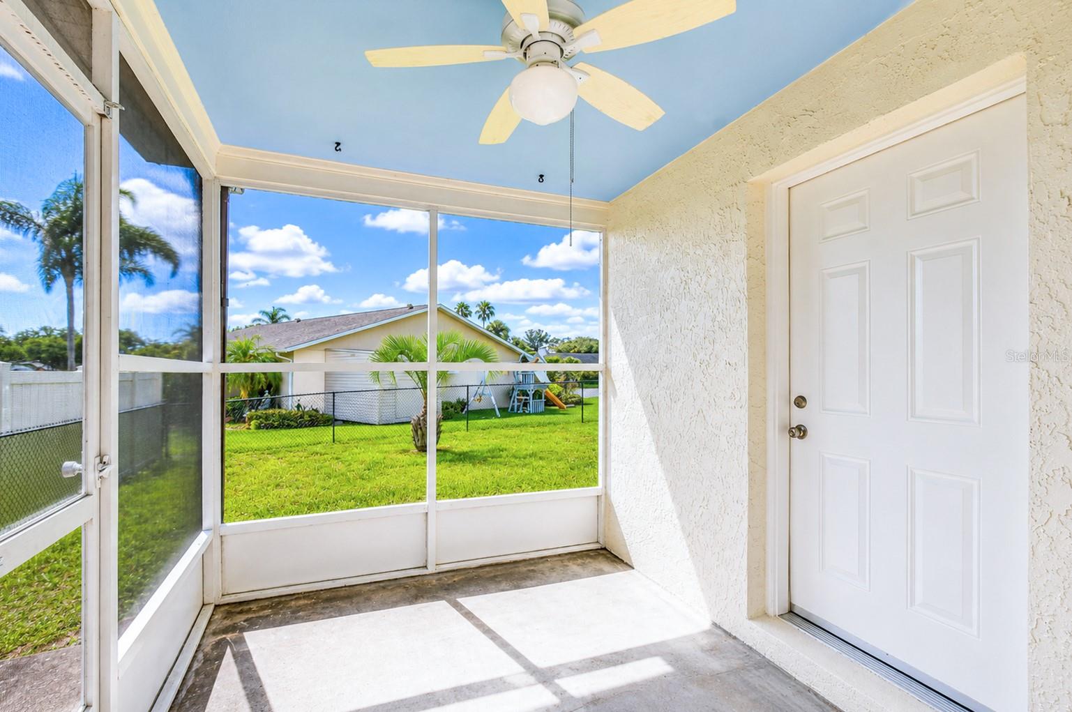 8811 Martinique Ln Property Photo 7