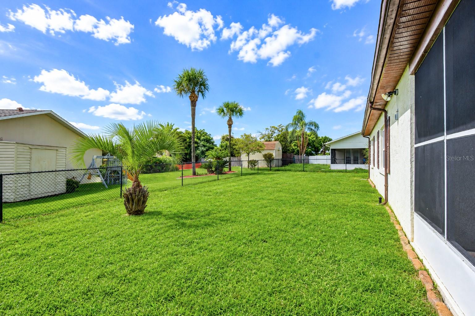 8811 Martinique Ln Property Photo 8