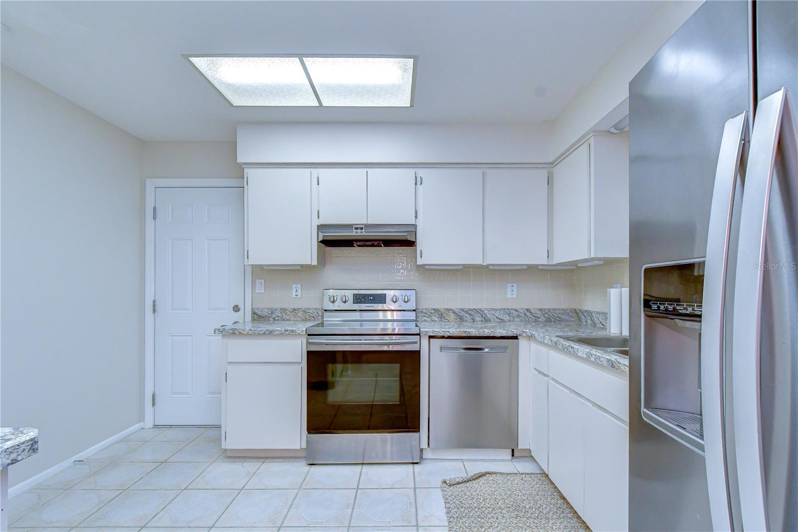 8811 Martinique Ln Property Photo 23
