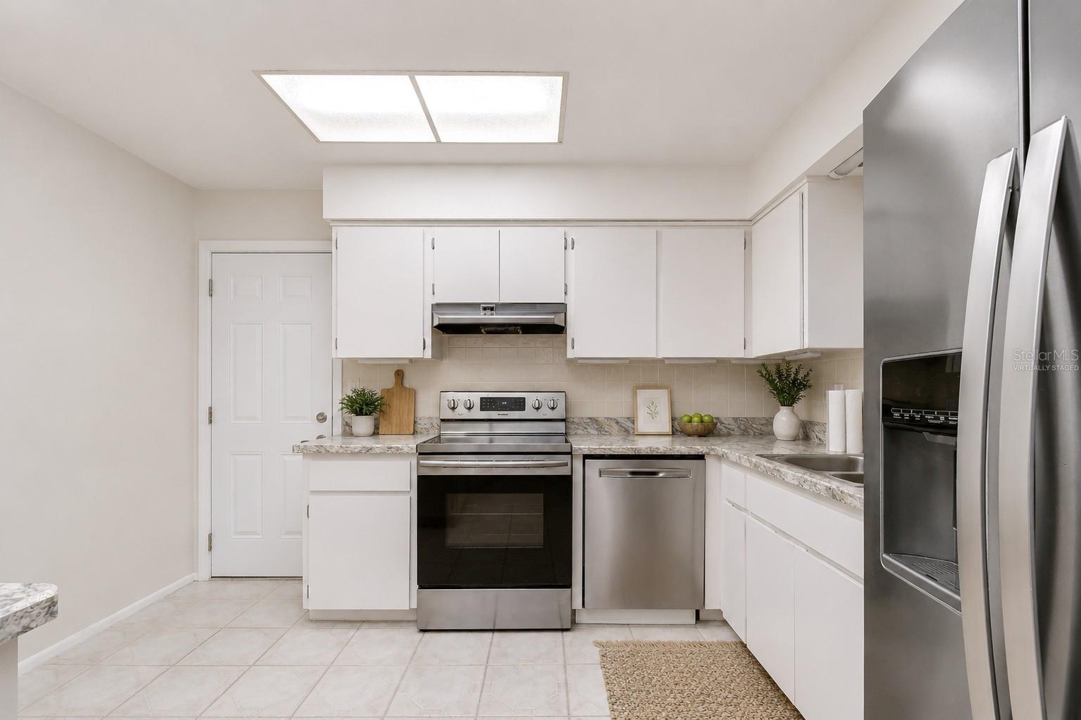 8811 Martinique Ln Property Photo 24