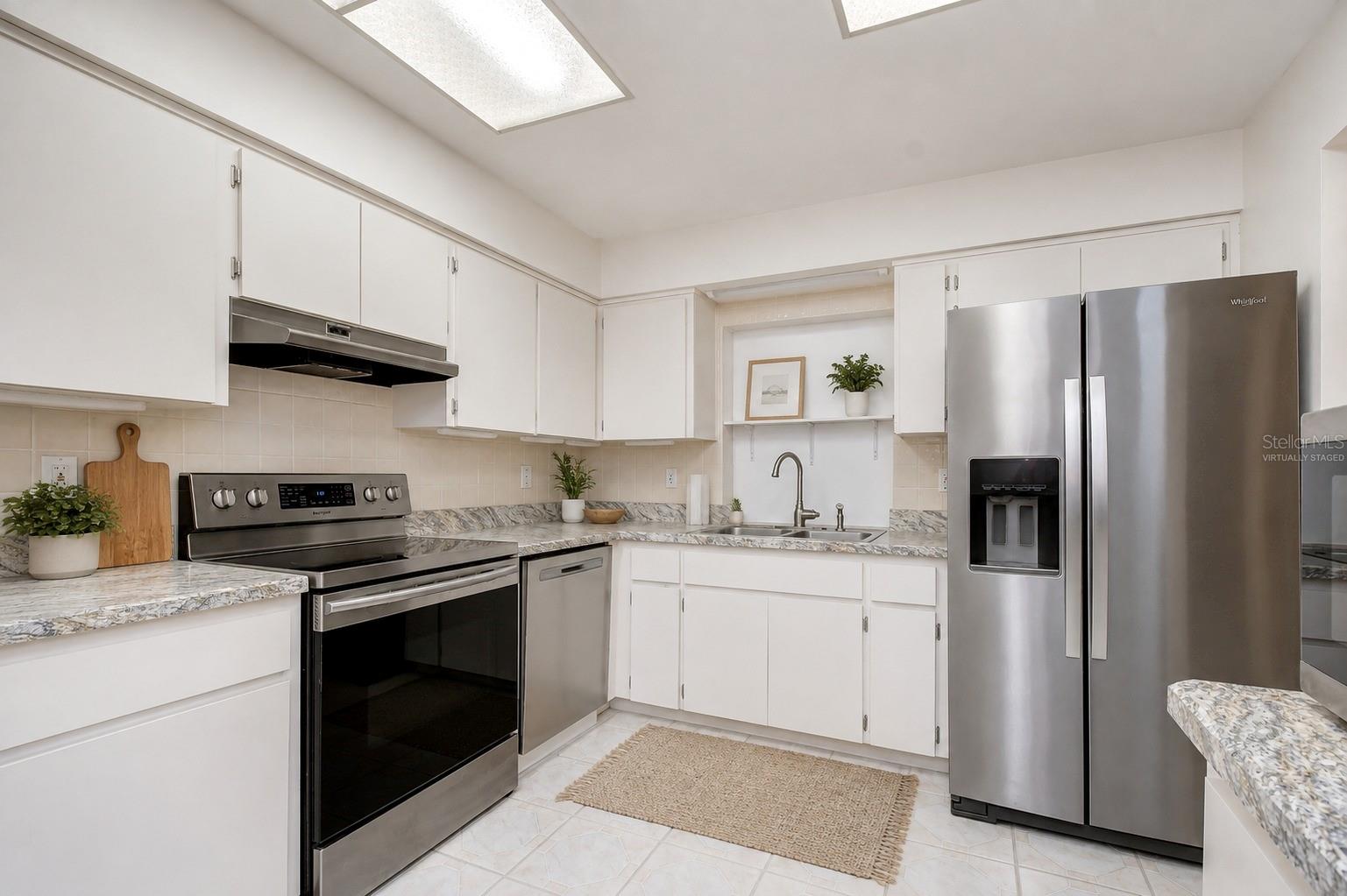 8811 Martinique Ln Property Photo 26