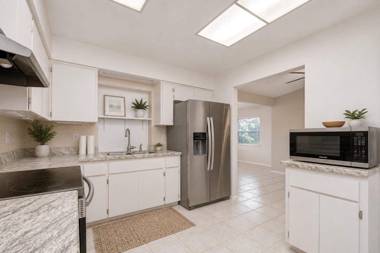 8811 Martinique Ln Property Photo 28