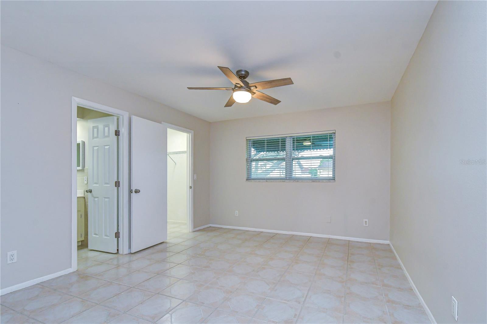 8811 Martinique Ln Property Photo 33