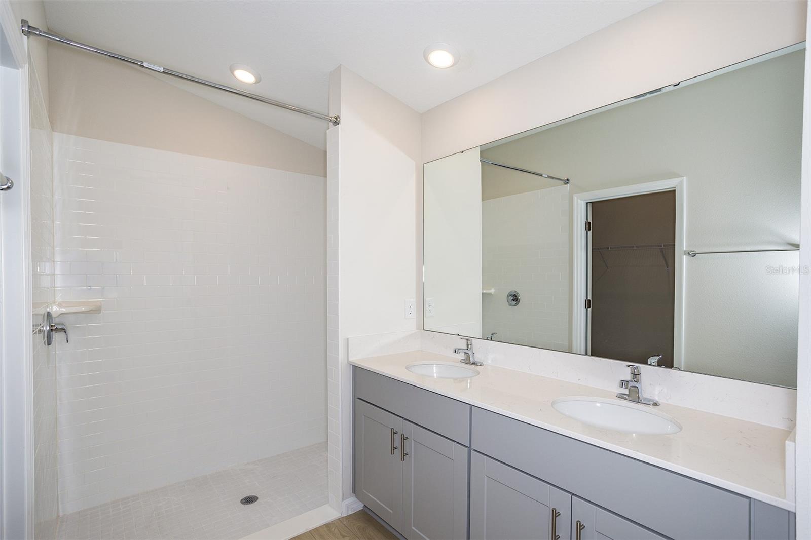 31702 Oyster Trellis Ln Property Photo 5