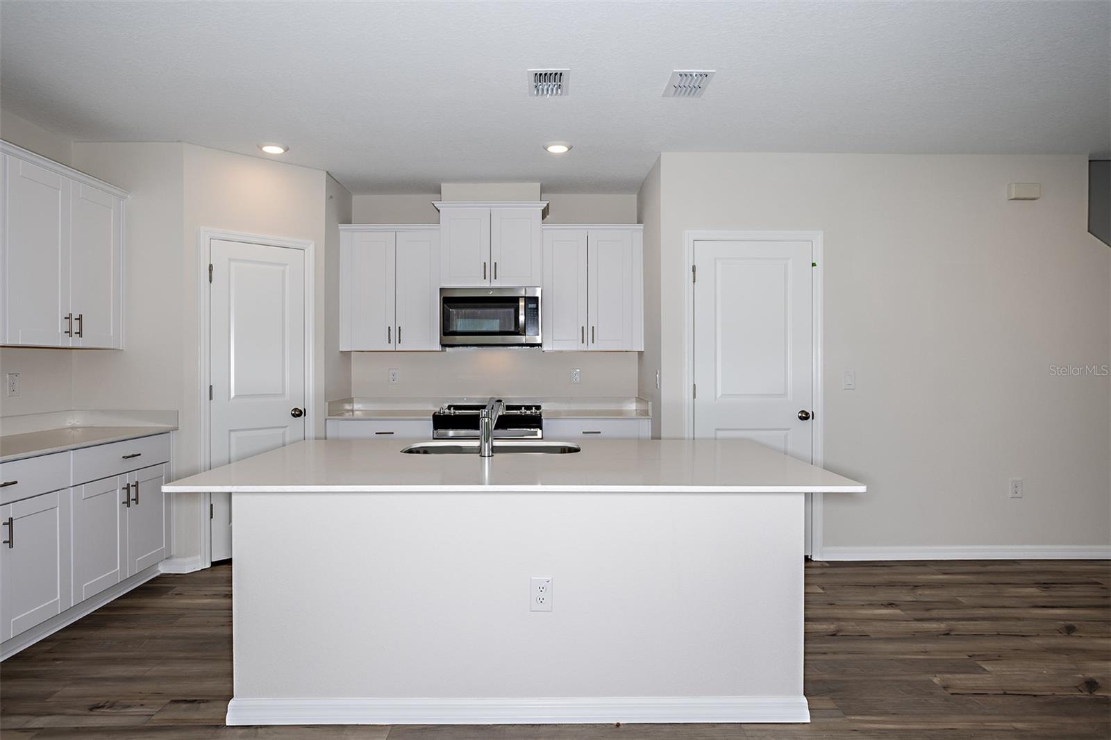 9144 Bent Br Property Photo 7