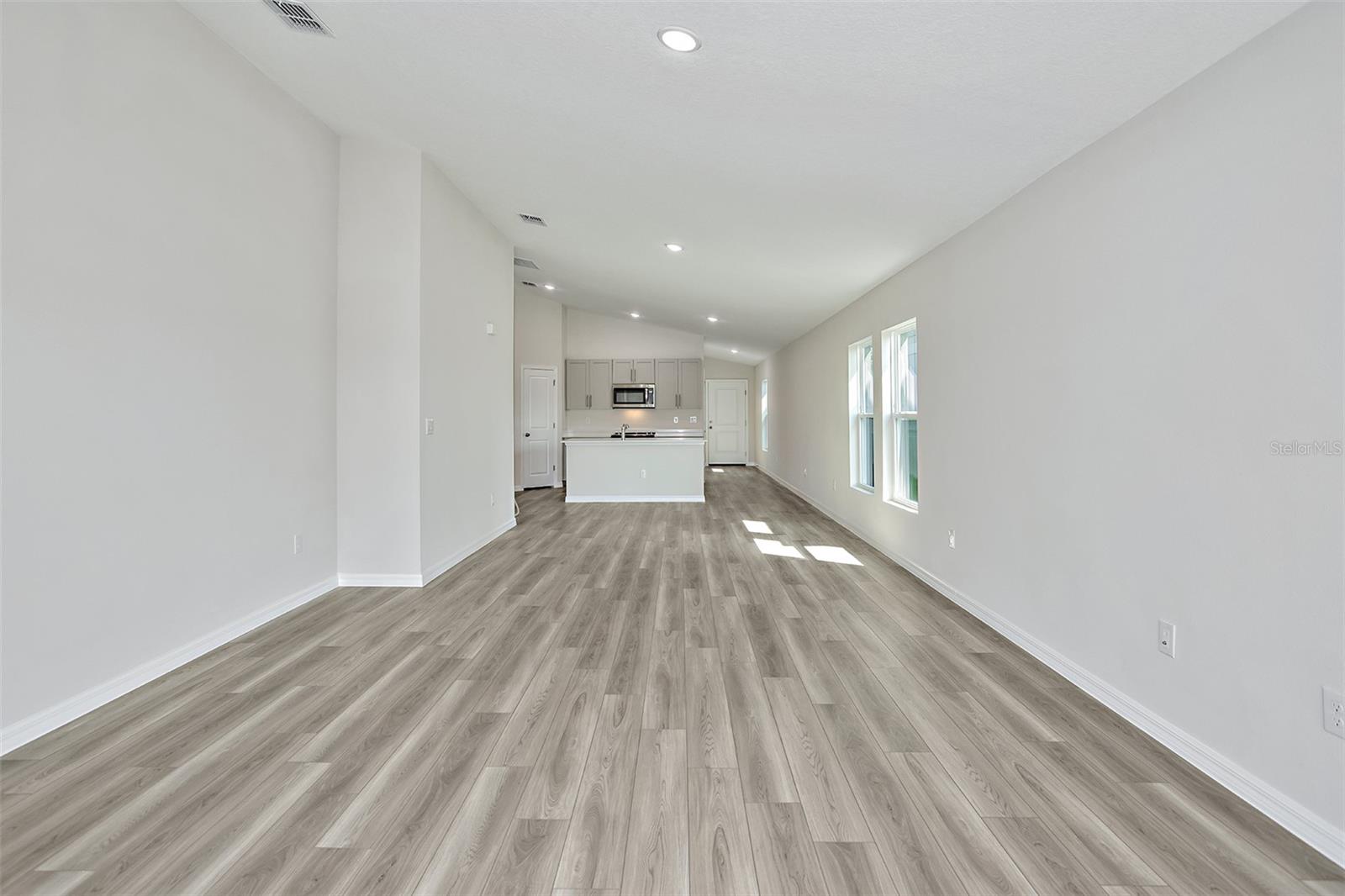 15204 Maude Landing Loop Property Photo 9
