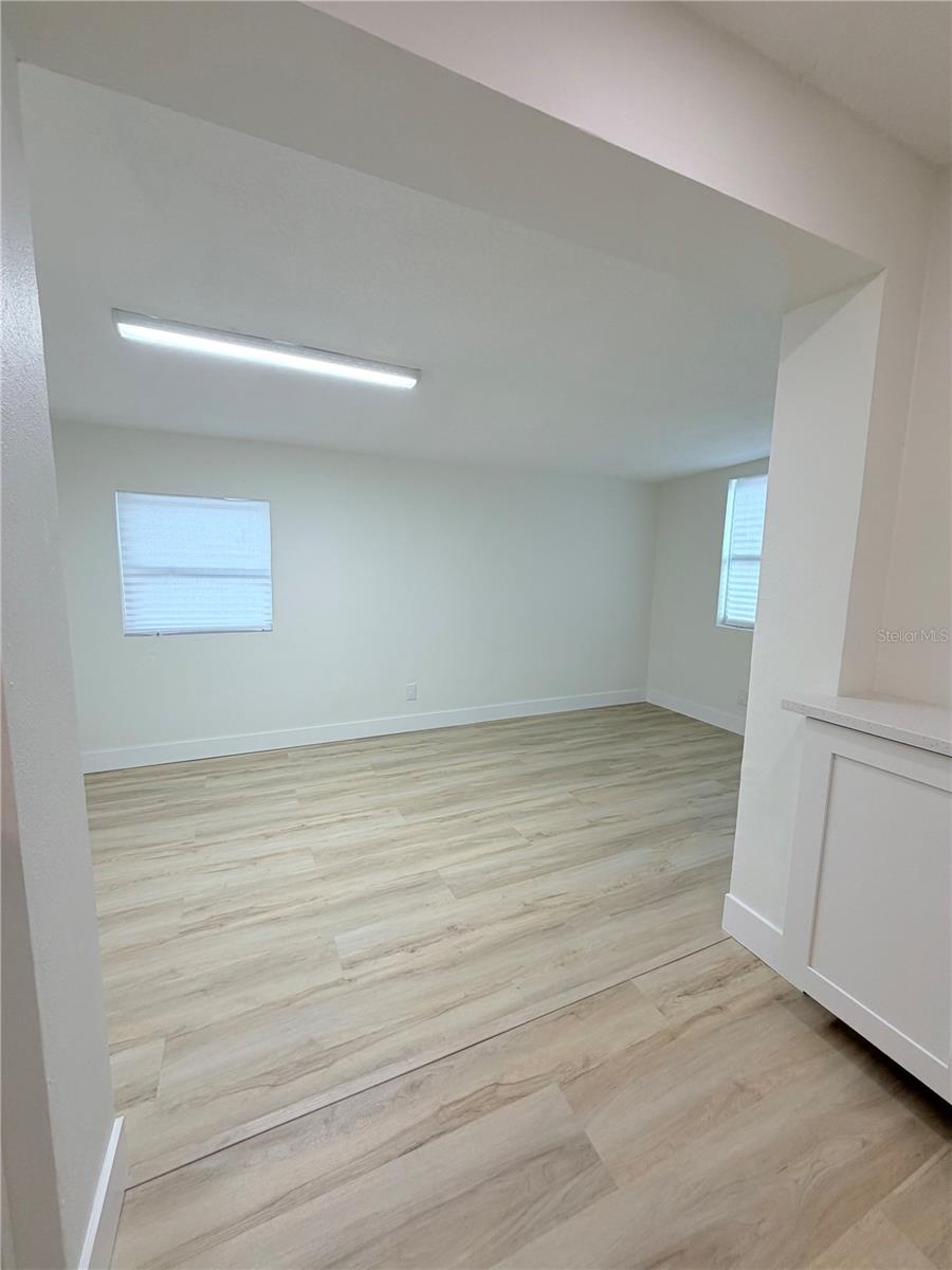 4533 W Fern St Property Photo 11
