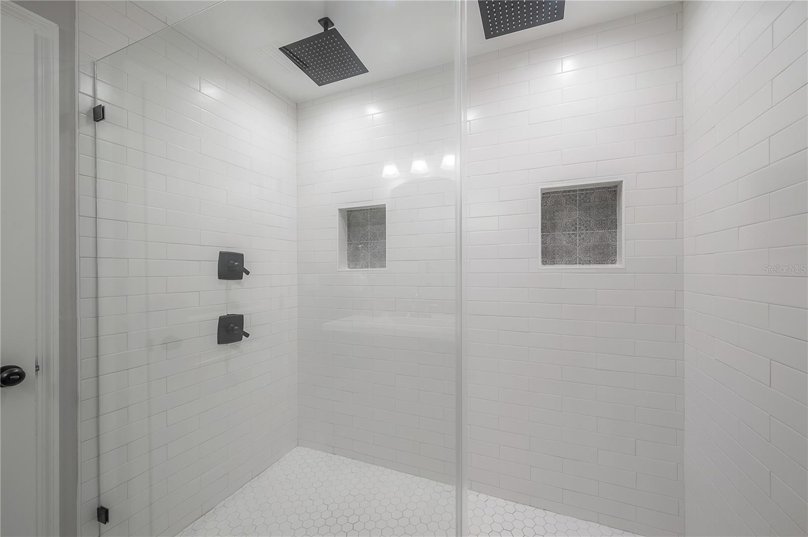 2916 W Collins St Property Photo 33