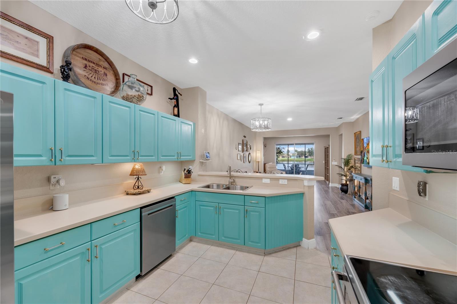 11517 Captiva Kay Dr Property Photo 3