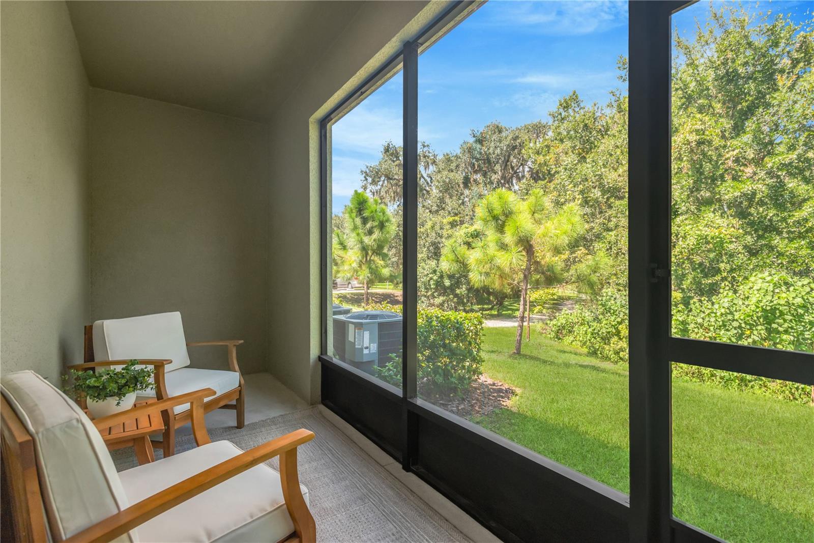 6033 Acara Ln Property Photo 4