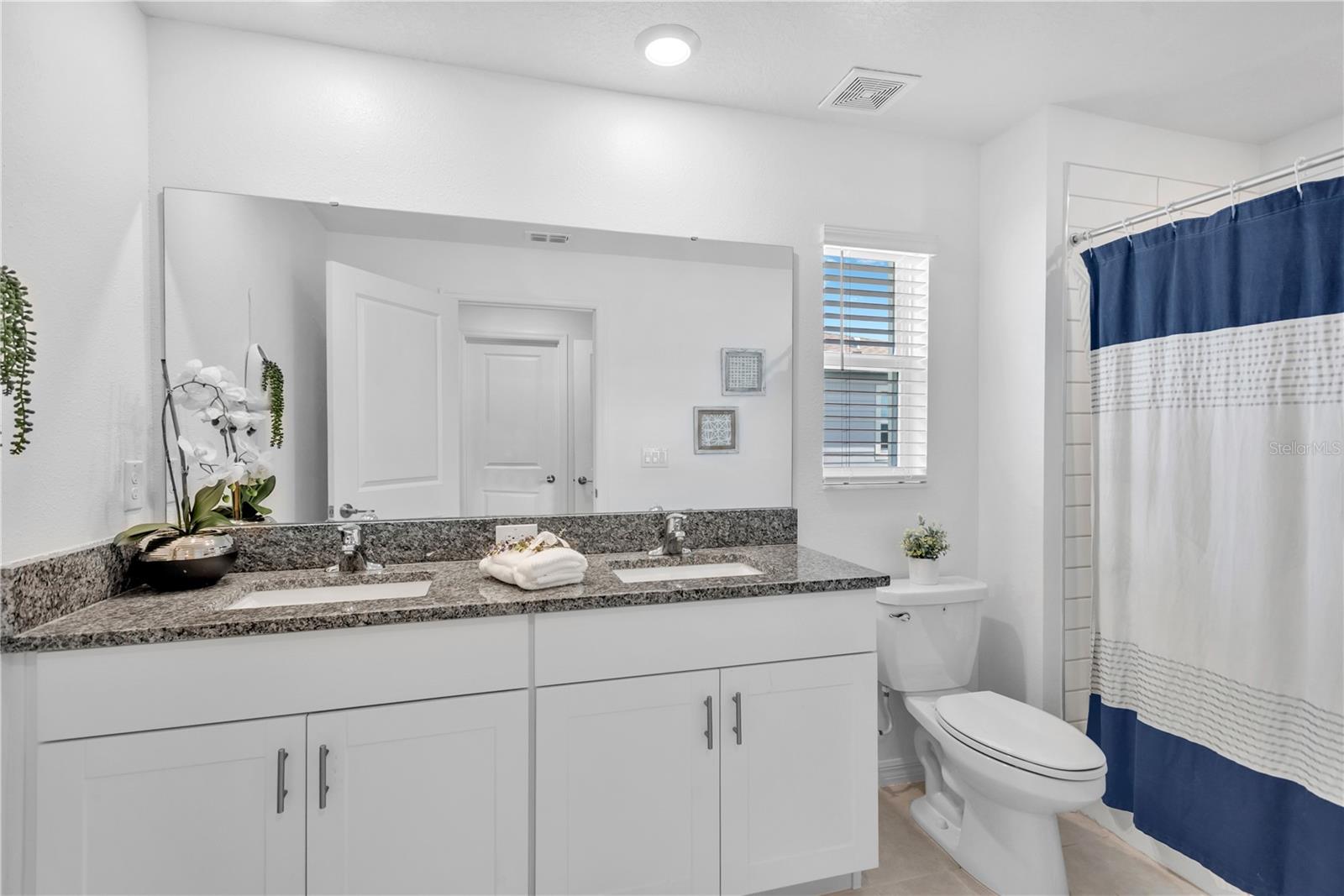6033 Acara Ln Property Photo 8