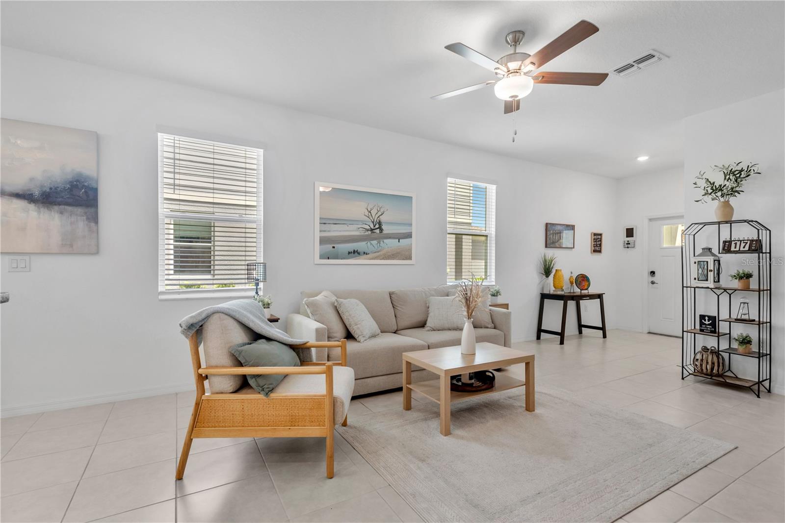 6033 Acara Ln Property Photo 9