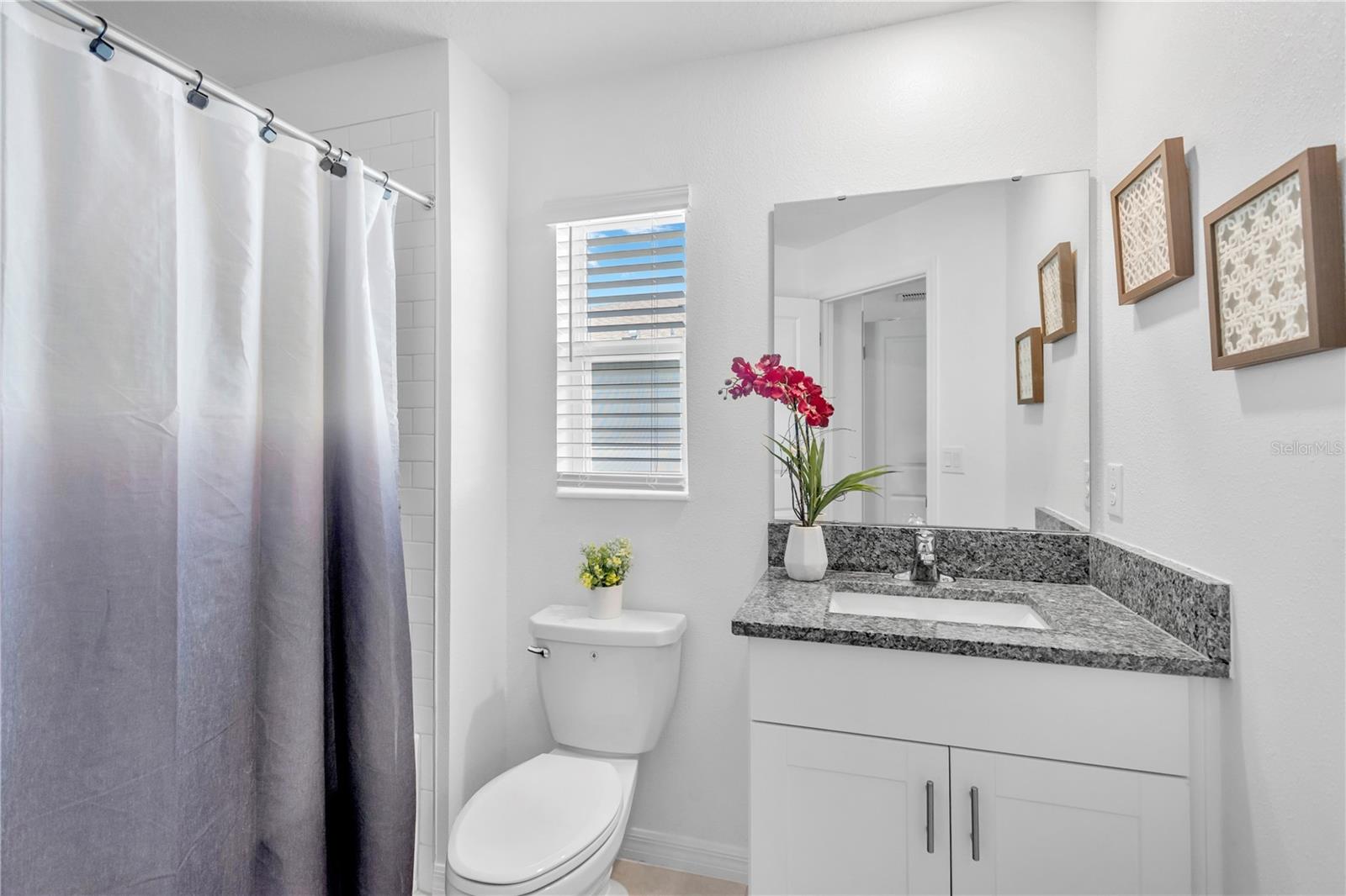 6033 Acara Ln Property Photo 20