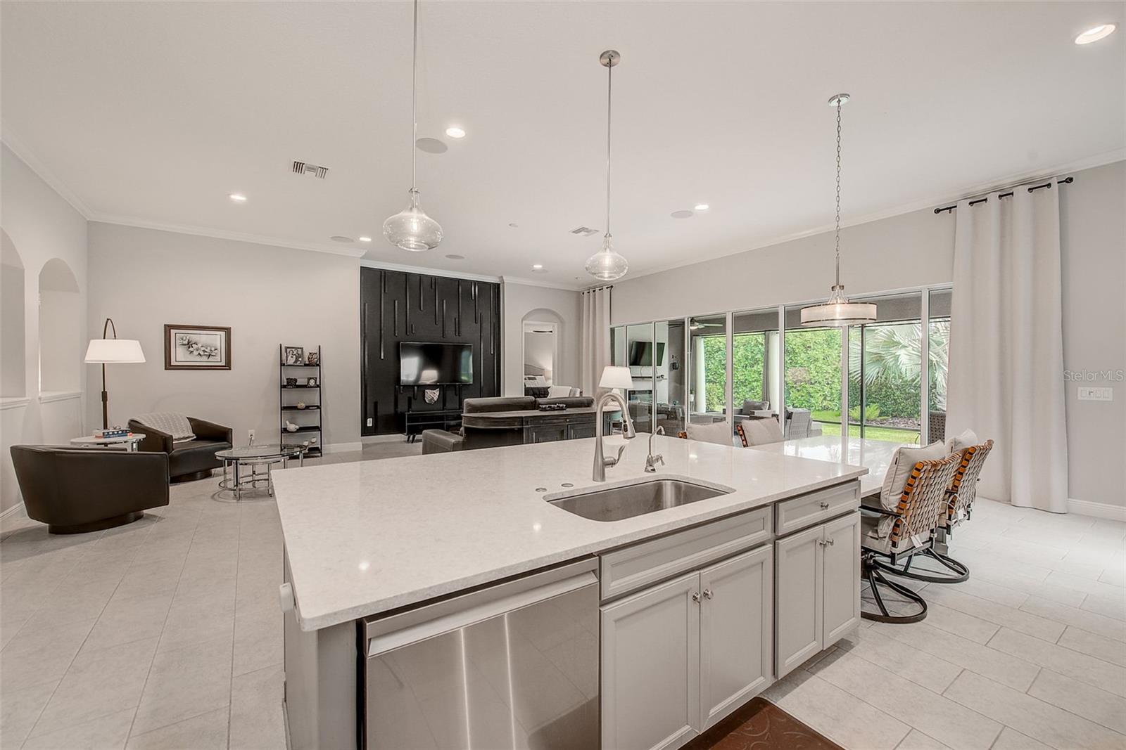 6916 Neopolitan Ct Property Photo 14
