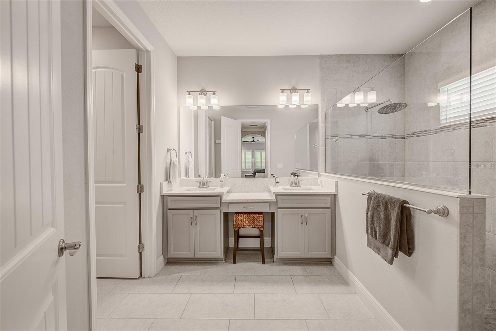 6916 Neopolitan Ct Property Photo 20