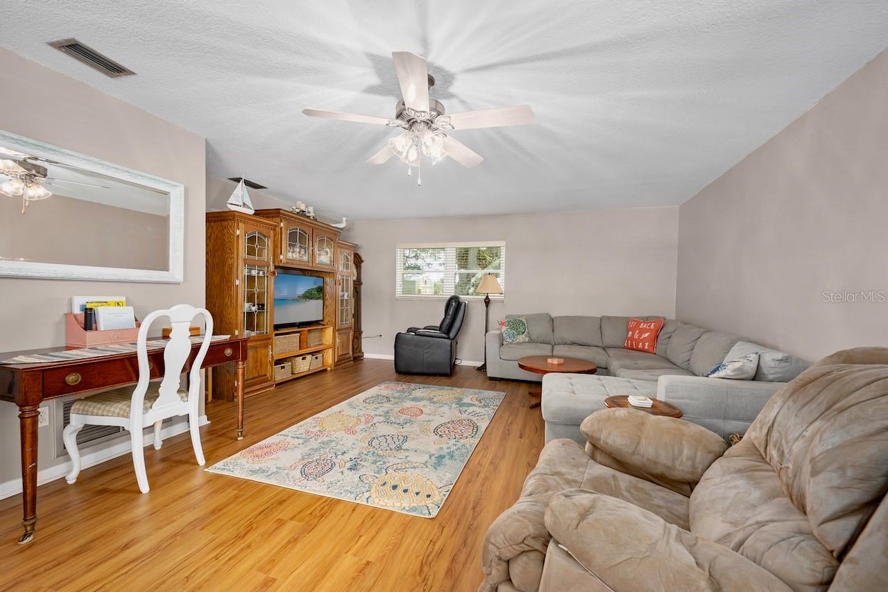 311 Acacia Dr Property Photo 8