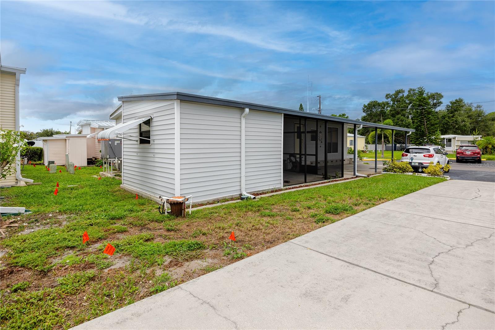 6821 Americana Dr Ne #106 Property Photo 11