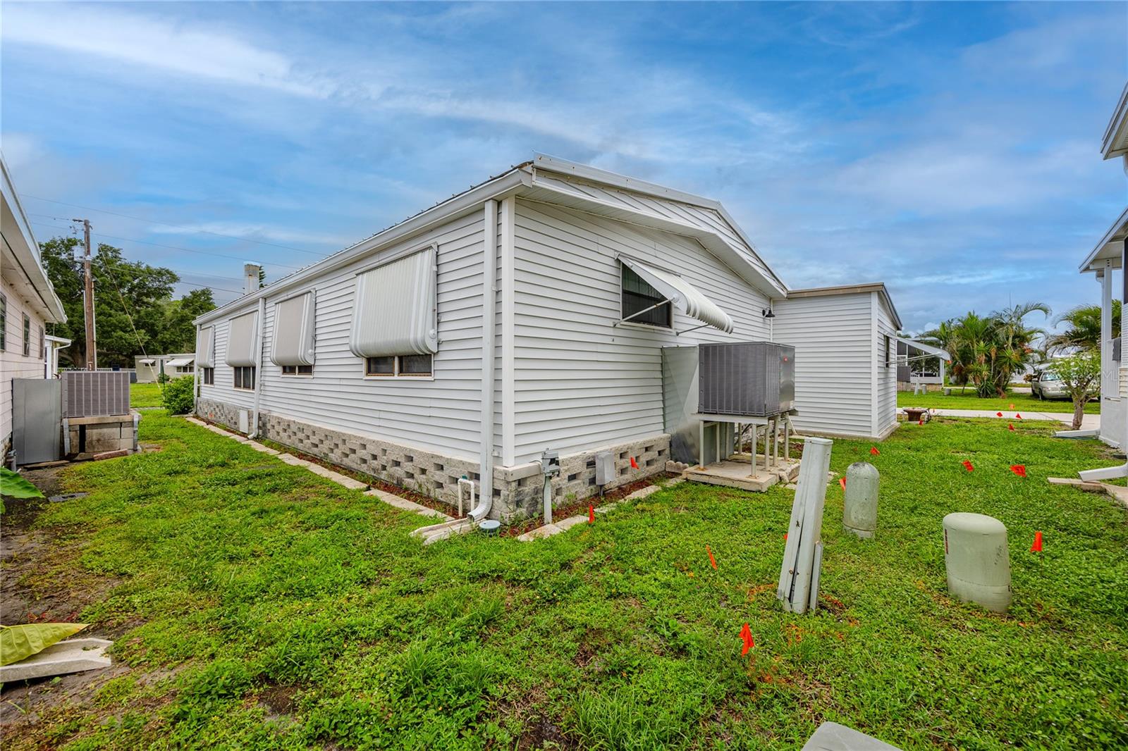 6821 Americana Dr Ne #106 Property Photo 12