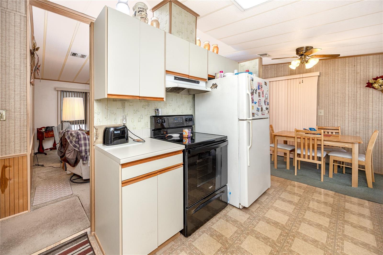 6821 Americana Dr Ne #106 Property Photo 18