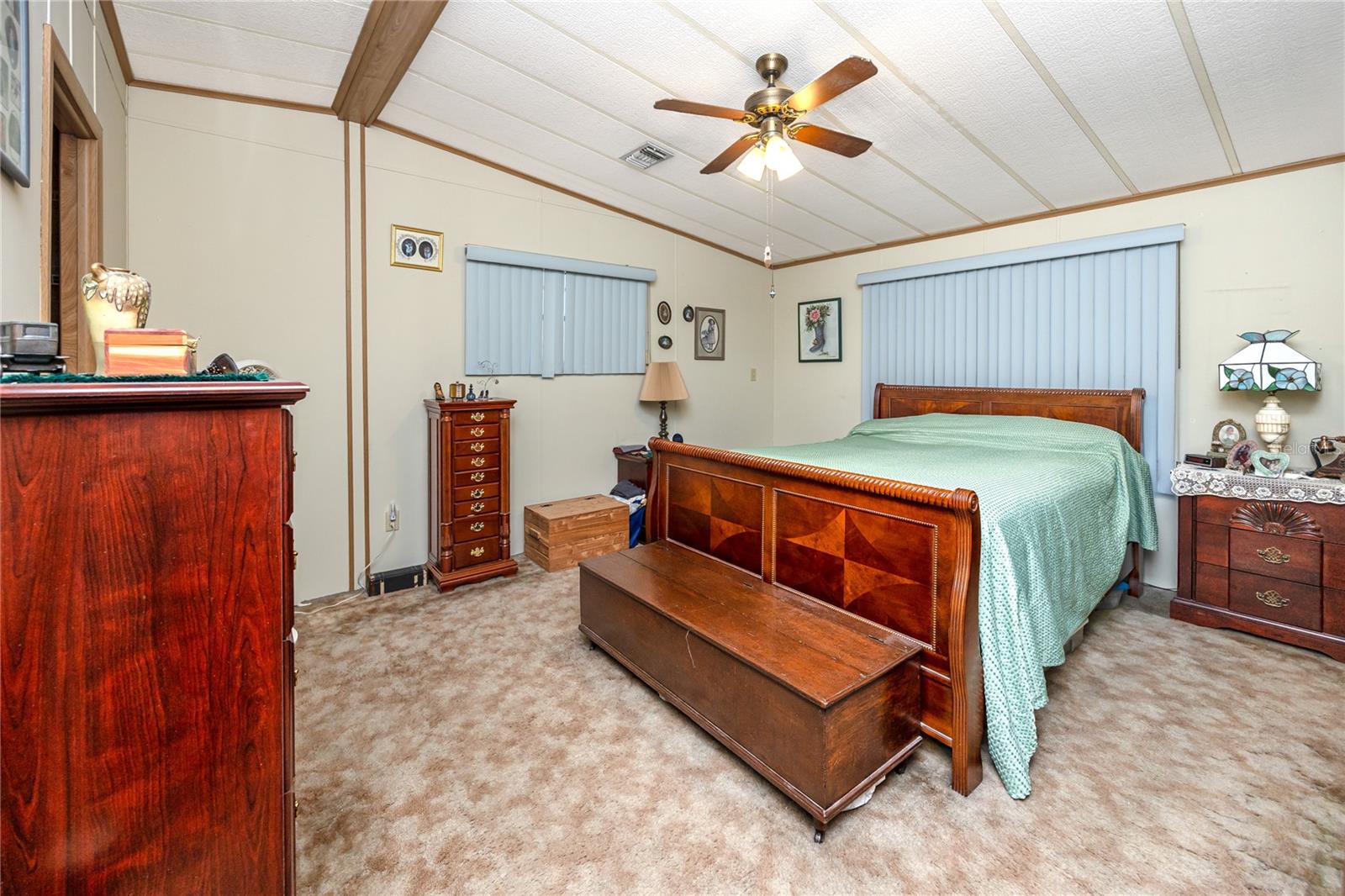 6821 Americana Dr Ne #106 Property Photo 27