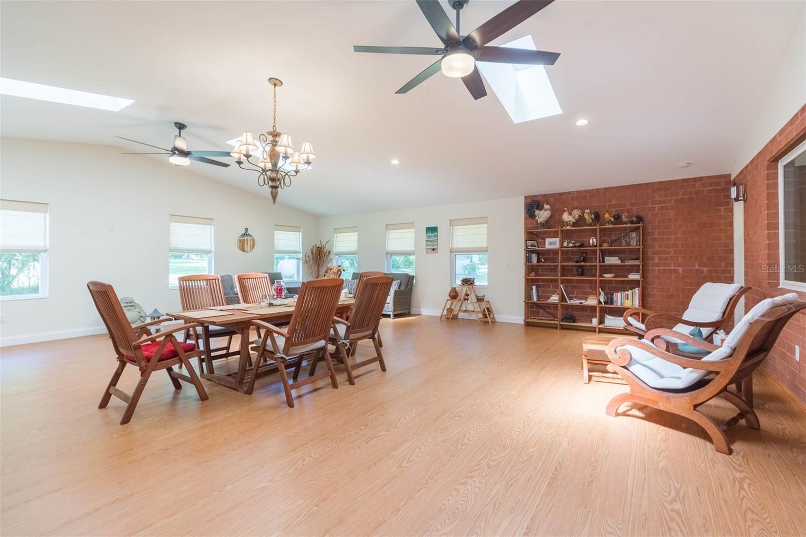 34211 Blanton Rd Property Photo 6