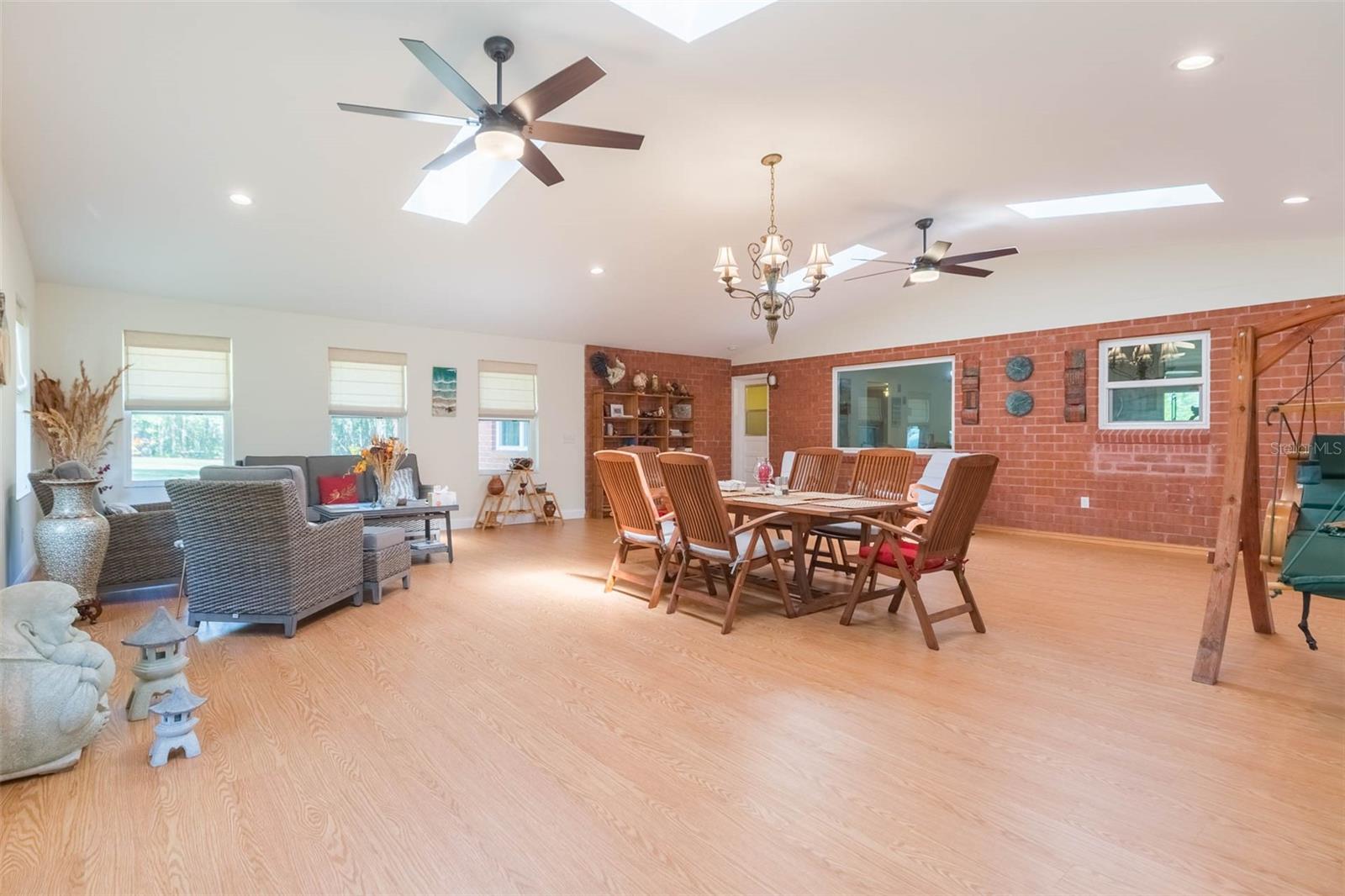 34211 Blanton Rd Property Photo 9