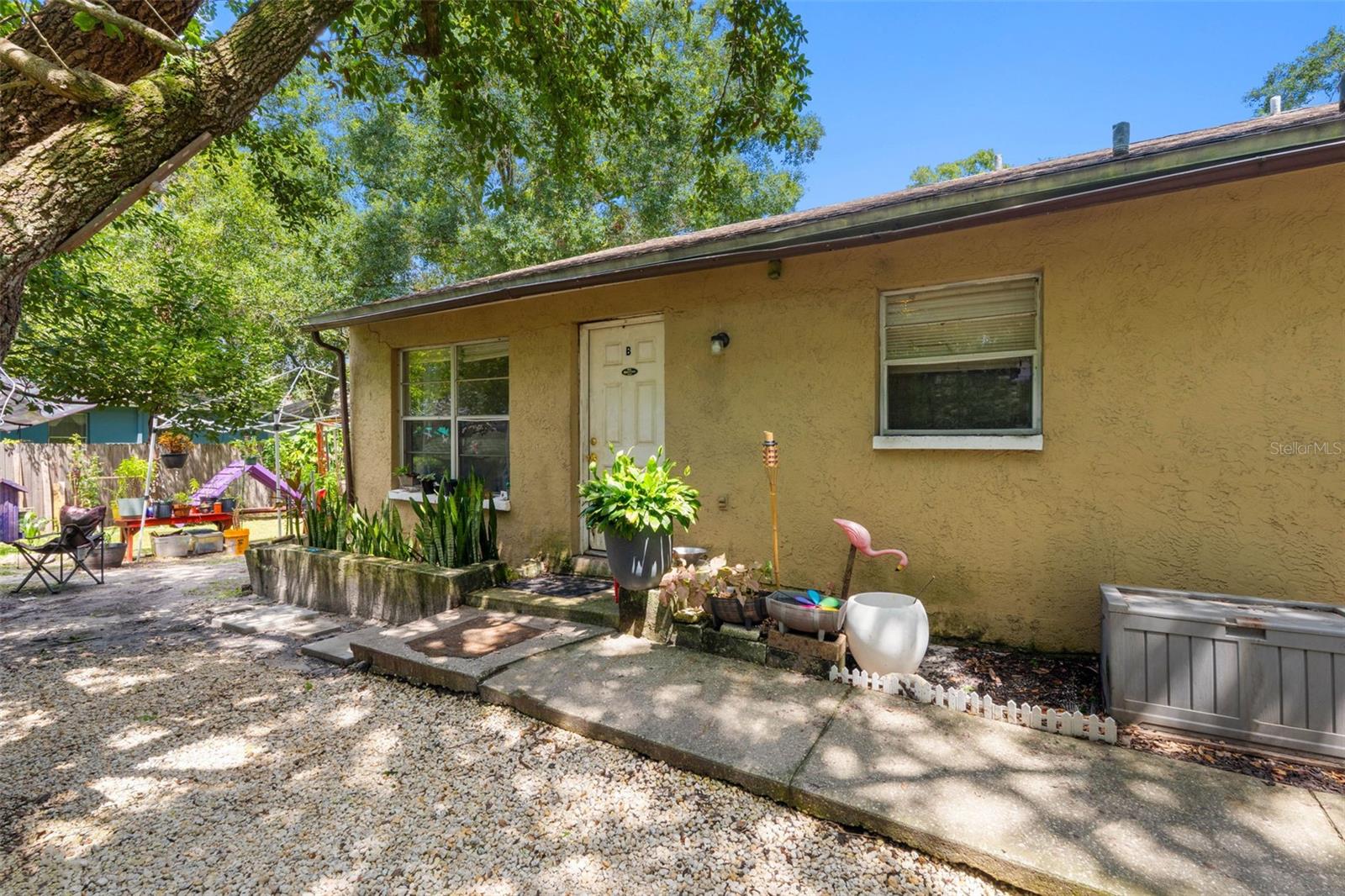 9406 N Hartts Dr Property Photo 1