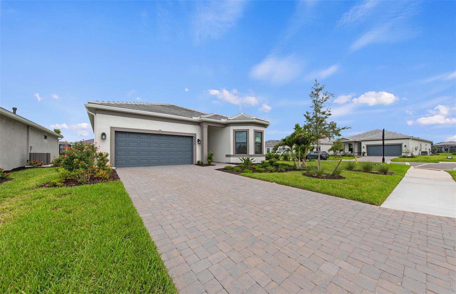 5006 Golden Shore Ct Property Photo 1