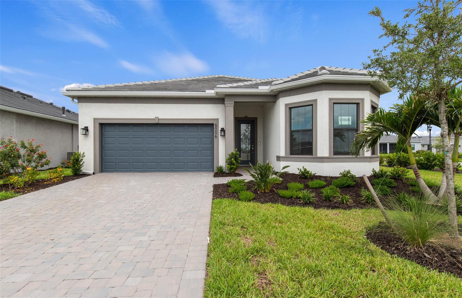 5006 GOLDEN SHORE CT Property Photo 1
