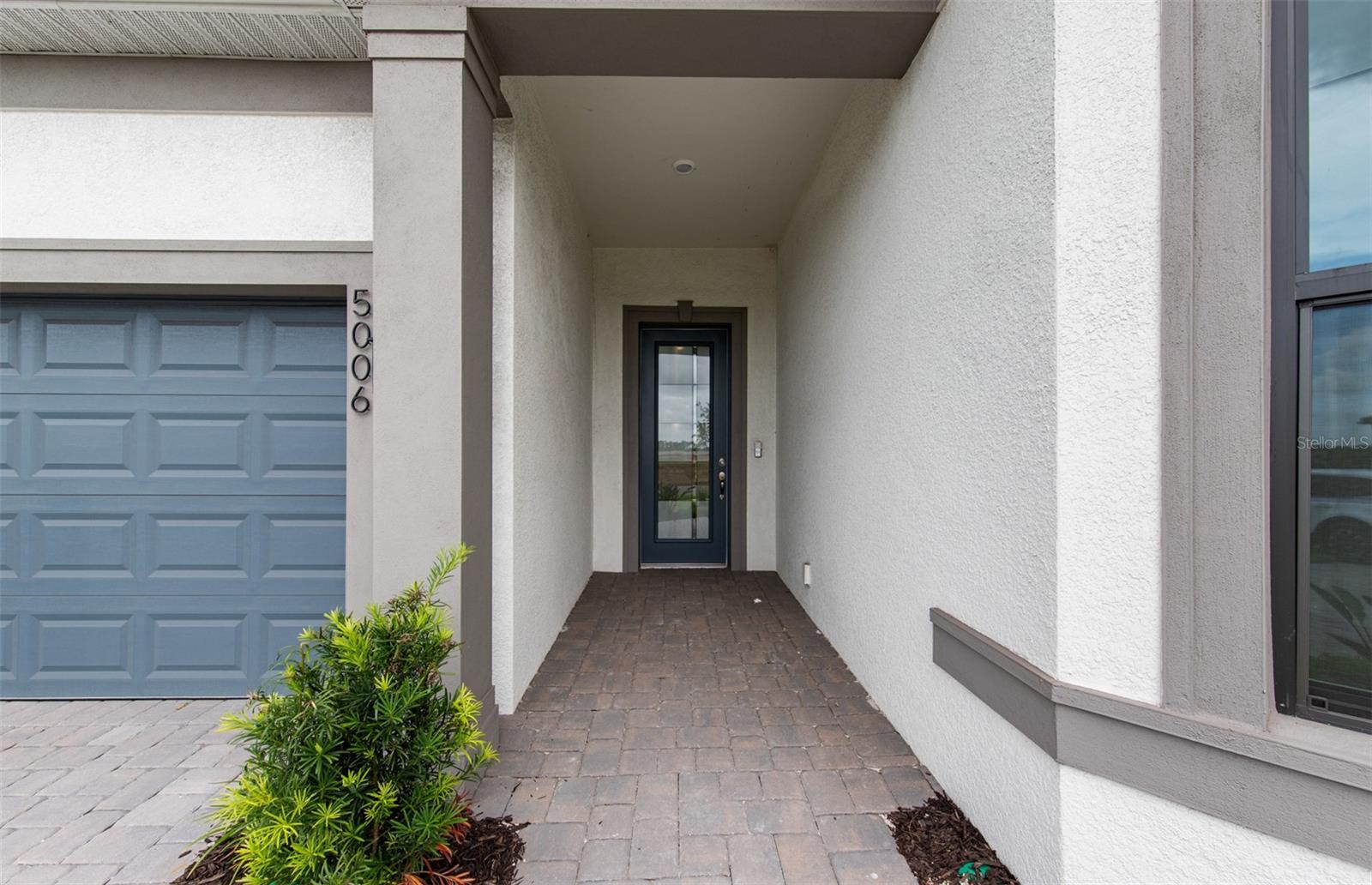 5006 Golden Shore Ct Property Photo 3