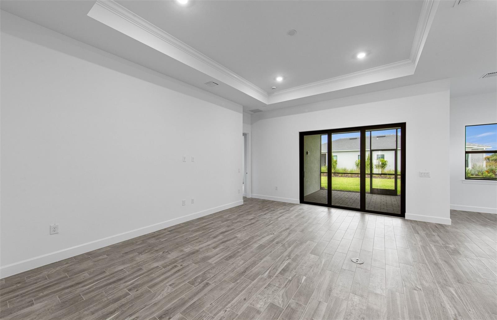 5006 Golden Shore Ct Property Photo 18