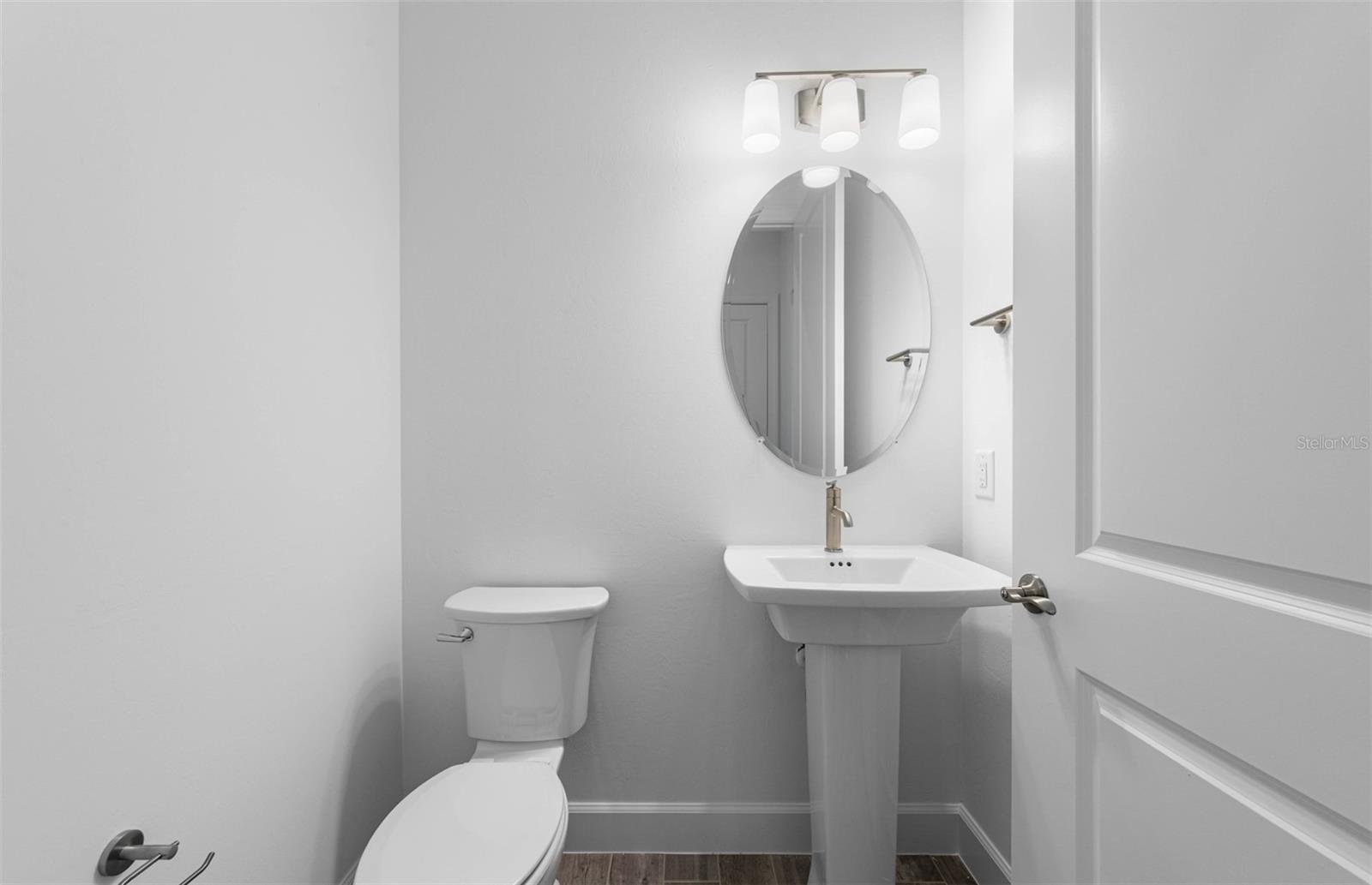 5006 Golden Shore Ct Property Photo 23